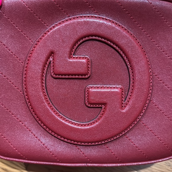 Gucci Blondie Small Shoulder Bag - Picture 5 of 12